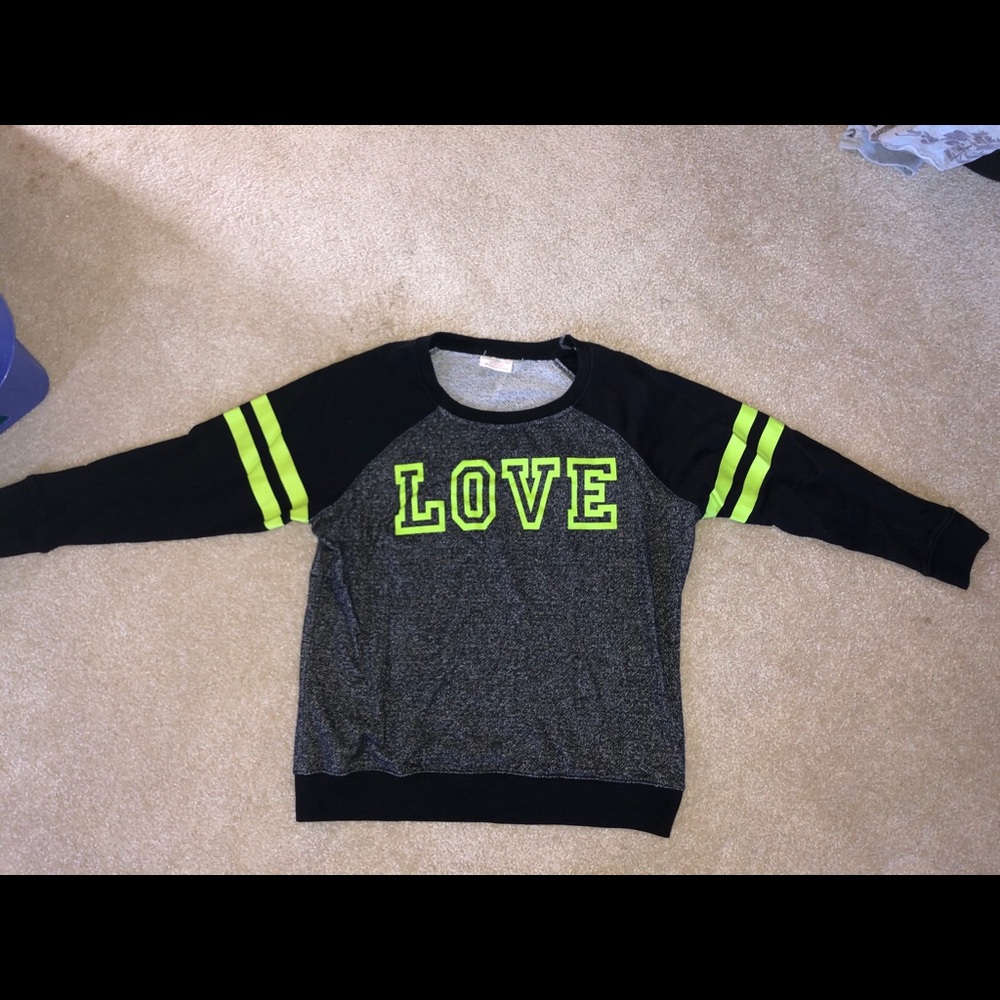 Good used condition Bobbi Brown "LOVE" top 2X